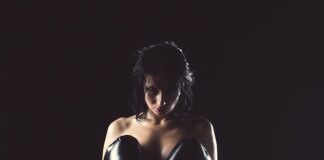 Czym smarować rękawice bokserskie?