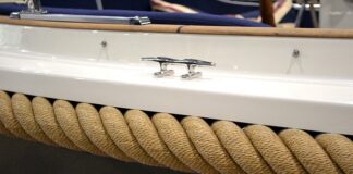 Jak działa Knaga szczękowa?