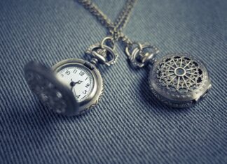 Z czego składa się naszyjnik?