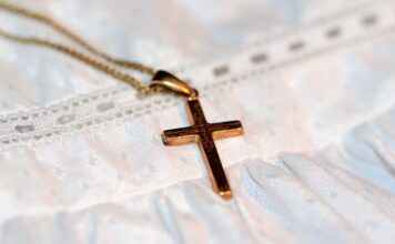 W czym chłopiec do chrztu?