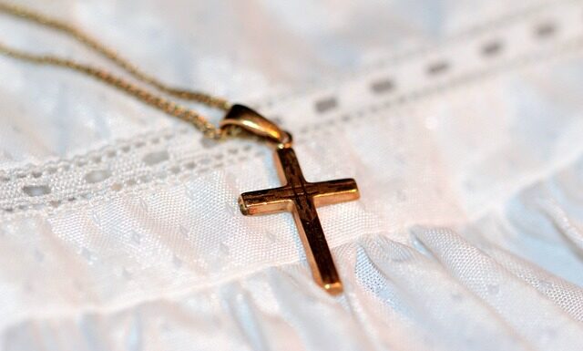 W czym chłopiec do chrztu?