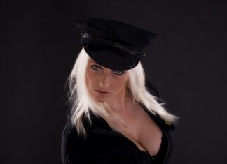 Jak zrobić czapkę studenta?