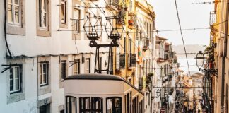 Do jakiego wieku wózek do samolotu?