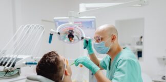 Dlaczego warto odwiedzić sklep dentystyczny i zainwestować w sprzęt do przeszczepów kości zębowych